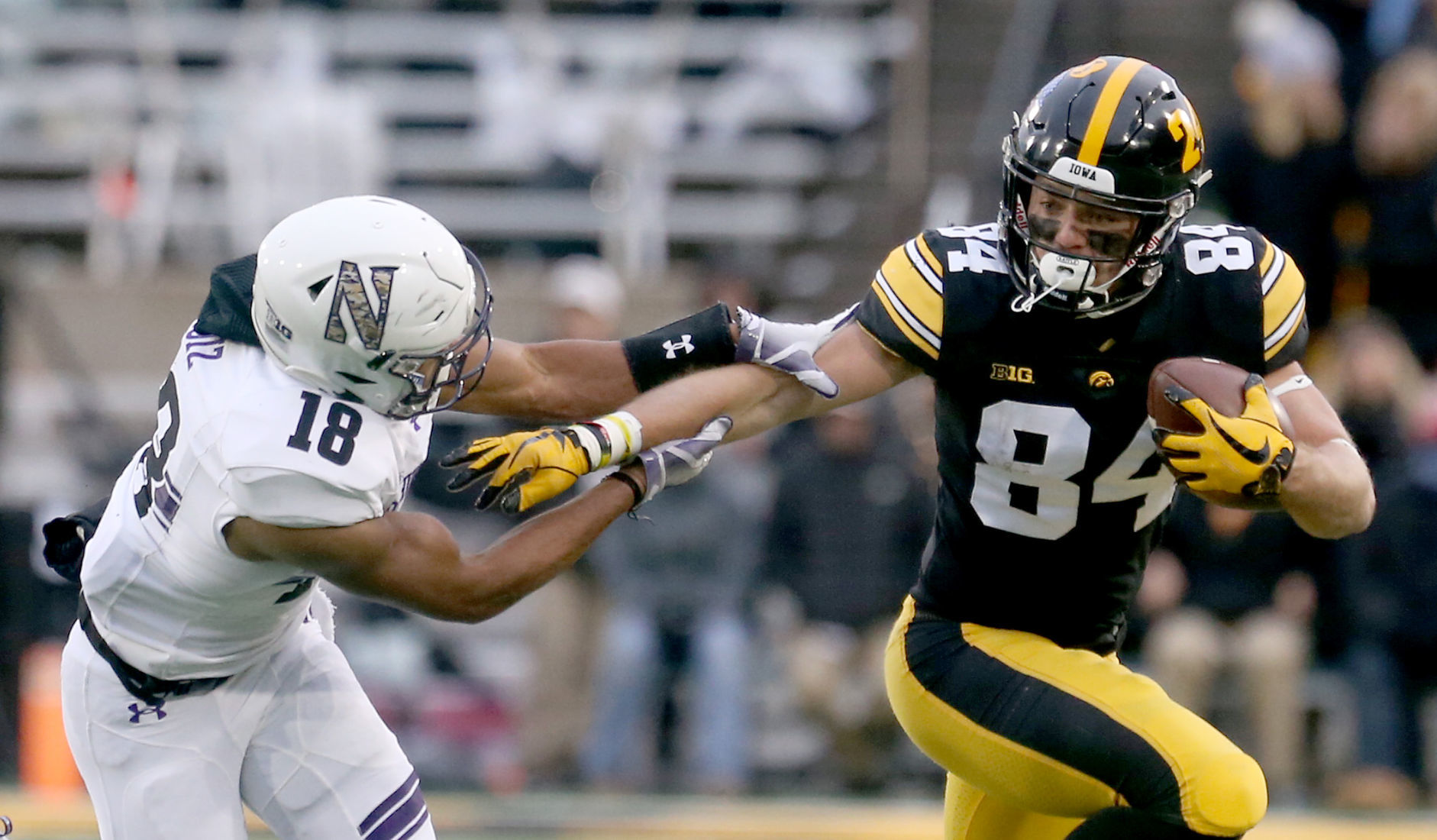 111018-Iowa-Football-030